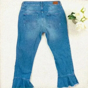 Zara Basic Midrise Medium Wash Faded Flare 70’s Style Denim Capris Size 6